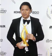  ??  ?? Robbie Antonio, founder and CEO of Revolution Precrafted, the fastest company to reach first unicorn startup status in Southeast Asia, was honored as the 2018 Philippine­s Real Estate Personalit­y of the Year.