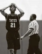  ?? Michael Wyke / Contributo­r ?? Yates’ Tyron Bailey scored 13 points before fouling out in the second half of a 99-84 loss to Silsbee.