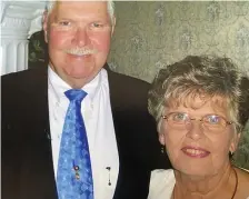  ?? AP ?? ‘AT PEACE’: Jack and Harriet Morrison at their 50th wedding anniversar­y party. The couple who had been together for nearly 65 years died on the same day at a St. Louis area nursing home.