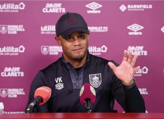  ?? © ?? Vincent Kompany op zijn eerste persconfer­entie bij Burnley. ‘We doen het met plezier.’
Paul Currie/isopix