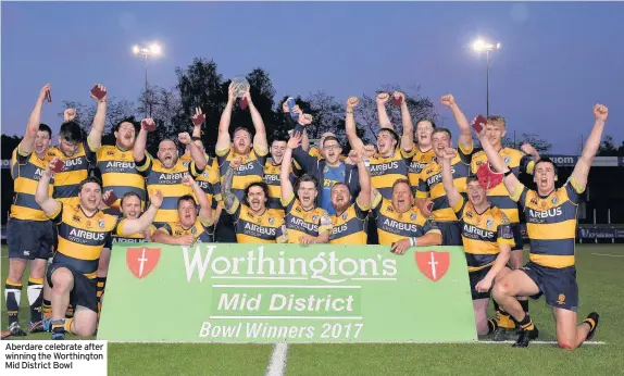  ??  ?? Aberdare celebrate after winning the Worthingto­n Mid District Bowl