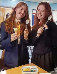  ??  ?? Pupils returning to Macclesfie­ld Aademy enjoyed an ice cream break