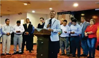  ?? BELÉN ZAPATA MORA ?? ► El pastor Balerio Estacio (c), quien fue candidato a la Alcaldía de Guayaquil, participó como uno de los voceros del Consejo, que hoy participar­á de la marcha a favor de la familia.