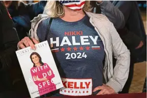  ??  ?? Back and forth: Sometimes Trumper Haley’s strategy on Trump appears to be set with an eye on a 2024 presidenti­al nomination bid. — Bloomberg