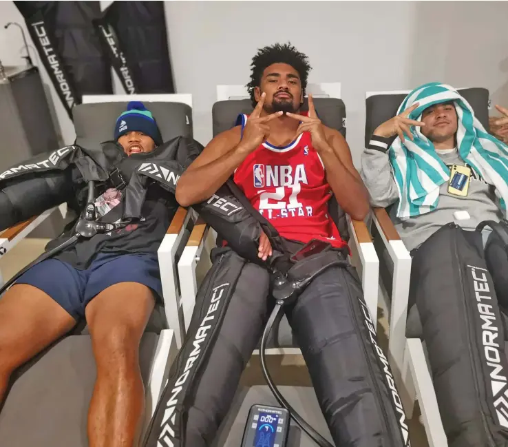  ?? Photo: Naca Cawanibuka ?? RECOVERY..Swire Shipping Fijian Drua players (from left) Zuriel Togiatama, Isoa Nasilasila and Caleb Muntz during their recovery session on May 17, 2023.