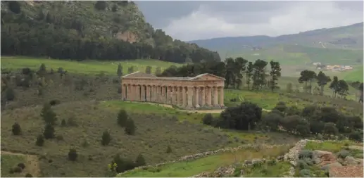  ?? ?? Il tempio dell’antica città di Segesta in Sicilia.