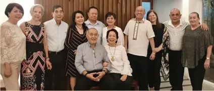  ?? WITH DEAR FRIENDS. From left: Melba Sainz, Maricar Perdices, Julius and Nelia Neri, Bugs and Lelah Unchuan, Gabby and Tina Leyson, Kit Moro and Ana Garcia. ??