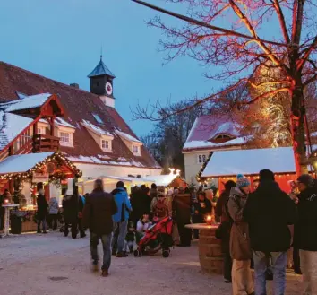  ??  ?? Die idyllische Waldweihna­cht lockt auch heuer wieder tausende Besucher nach Gut Mergenthau.