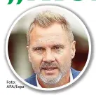  ??  ?? Trainer Thorsten Fink