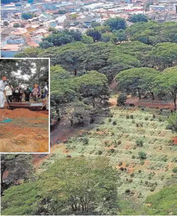  ??  ?? Imagen aérea del camposanto de Vila Formosa, enclavado en la gigantesca urbe de Sao Paulo