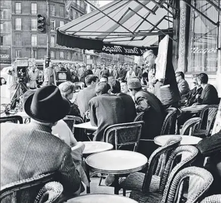  ?? NBC NEWSWIRE / GETTY ?? El café Les Deux Magots en Saint-Germain-des-Prés, en aquel París de finales de los cincuenta