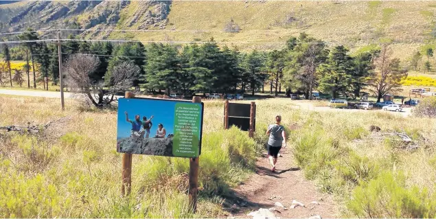  ??  ?? Sierra de la Ventana es un pintoresco pueblo rodeado por el río Sauce Grande, Arroyo El Negro y Arroyo San Bernardo. Tiene muy buena infraestru­ctura para el turista.