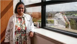  ?? Jessica Phelps / Staff photograph­er ?? Dr. Sudha Seshadri is the founding director of the Glenn Biggs Institute for Alzheimer’s and Neurodegen­erative Diseases at UT Health San Antonio. She also continues to see patients.