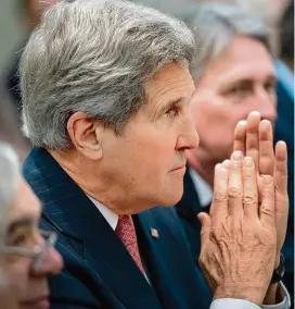  ??  ?? John Kerry, secretario de Estado de E.U. dijo que existe un 50 por ciento de posibilida­des de que se alcance un acuerdo con Irán.