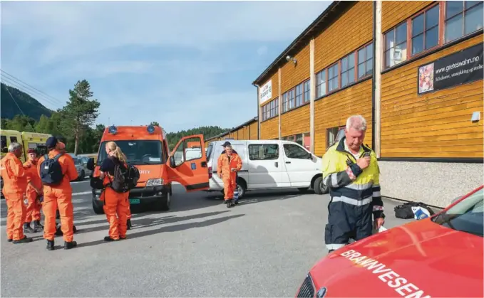  ?? FOTO:NTB SCANPIX ?? BRANNSJEF: Vakthavend­e brannsjef i Setesdal brannvesen, Egil Kvitne, har mer en nok å gjøre. Setesdalen er delt opp i soner der brannene holder på.