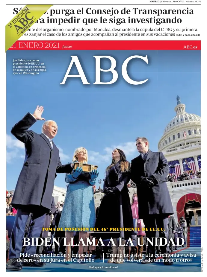  ??  ?? Joe Biden jura como presidente de EE.UU. en el Capitolio, en presencia de su mujer y de sus hijos, ayer en Washington