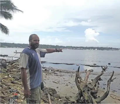  ?? Shahani Mala ?? Suvavou Village headman Vereti Dumaru at the village shoreline in Lami.
Photo: