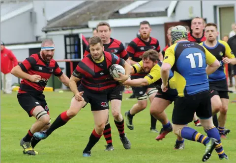  ?? Photo: Yvette O Beirne. ?? Joni Butterwort­h in action at The Oval with Danny Clear alongside.