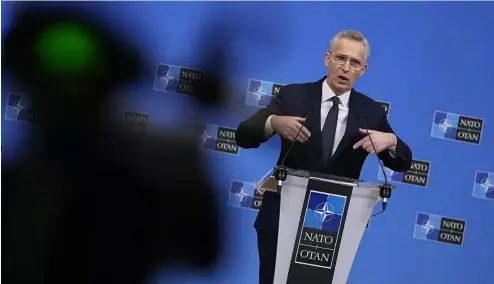  ?? ?? Le secrétaire général de l'OTAN, Jens Stoltenber­g, s'est adressé aux médias mercredi matin.