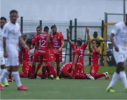  ?? JOSÉ CORDERO ?? La mejenga fue el legítimo mete gol gana y lo hizo San Carlos.