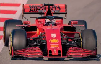  ??  ?? Ultimo atto Sebastian Vettel al volante della SF1000 durante i test di febbraio: sarà la sua ultima Ferrari di F.1