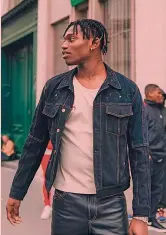  ?? ?? Moda che passione Rafael Leao, 23 anni, alle sfilate parigine in una story Instagram pubblicata ieri