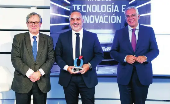  ?? ?? Thomas Imfeld, CEO y fundador de Iberent, recoge el premio