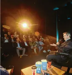  ?? ?? Im Cineplex-Kino in Meitingen sprach Ministerpr­äsident Markus Söder über Politische­s und Privates, über Familie und Partei.