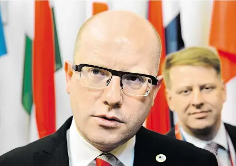  ?? Foto: ČTK ?? Tomáš Prouza (vpravo) jako volební manažer ČSSD bude klíčovým mužem premiéra a šéfa strany Bohuslava Sobotky.