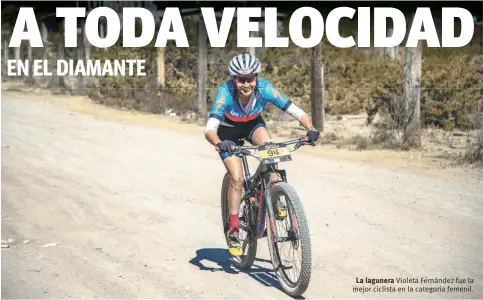  ??  ?? La lagunera Violeta Fernández fue la mejor ciclista en la categoría femenil.