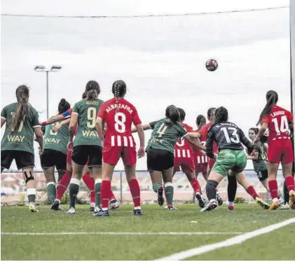  ?? CARLOS GIL ?? Partido Cacereño Femenino-Atlético de Madrid B.