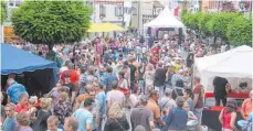  ?? FOTO: SWE ?? Rappelvoll war’s beim Altstadtfe­st – wie hier am Saumarkt.