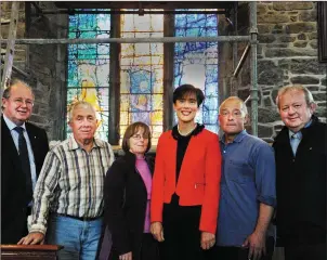 ?? Photo by John Cleary ?? John Griffin, Chairman of the Pastoral Council of St John’s Bill Looney, Celine O’Callaghan, Mayor of Tralee Norma Foley, stained glass artist Tom Denny and Parish Priest of Fr Tadhg Fitgerald at the stunning new stained glass window created and...