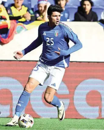  ?? ?? Esordio positivo
Raoul Bellanova a testa alta contro l’ecuador e con la sua freschissi­ma maglia azzurra: 50% di dribbling positivi e un’occasione creata