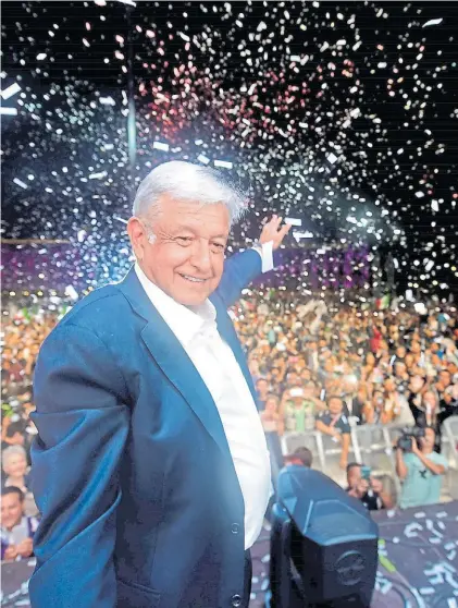  ?? AFP ?? Alegría. La plaza del Zócalo estalla en México DF con el primer mensaje de López Obrador tras su triunfo.
