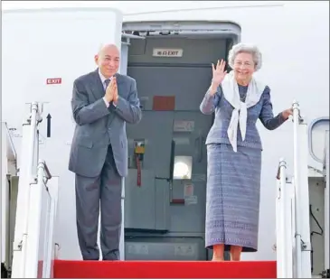  ?? SHS ?? King Norodom Sihamoni and Queen Mother Norodom Monineath Sihanouk leave for Beijing on February 26.