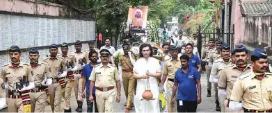  ?? ?? Policemen and family members take part in the funeral ceremony of legendary Indian composer and santoor player Shivkumar Sharma, in Mumbai on Wednesday. — AFP photos