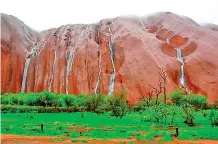  ?? ?? Uluru waterfalls