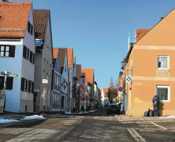  ?? Foto: Thomas Goßner ?? Die Bahnhofstr­aße in Friedberg wird ab Februar saniert. Dafür ist sie bis Mai 2022 gesperrt. Die Stadt investiert über drei Mil‰ lionen Euro in den Umbau.