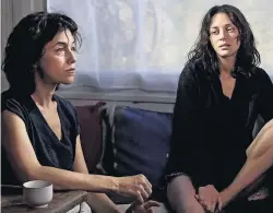  ?? IMOVISION ?? Duas esposas. Charlotte Gainsbourg e Marion Cotillard: tensão
