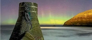  ?? ?? The Aurora Australis from Dunedin’s St Clair Beach.