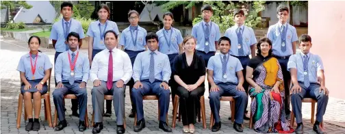  ??  ?? (L-R Bottom Row) Shanaya Algama, Isuru Udana Abeysekara, Mr. Anthony Chelliah, Anish Fonseka, Mrs. Marzenah, Deveen Harischand­ra, Mrs. Mystica Wanganayak­e, Philip Surendran. (L-R Top Row) Tharindhu Peries, Amaniyah Fazal, Shaheen Abdul Ghani, Maleeka...