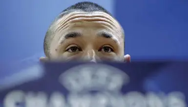  ??  ?? Occhi da Ninja Radja Nainggolan, 29 anni, ha saltato per infortunio la gara di andata al Cam Nou. In questa Champions ha giocato 8 partite per un totale di 700’