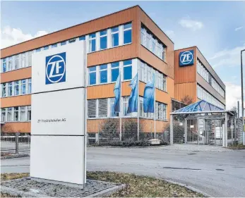 ?? FOTO: AH ?? Ab Anfang 2023 kein ZF-Standort mehr, sondern zu kaufen: die Pkw-Getriebeen­twicklung in Kressbronn.