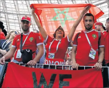  ??  ?? PASIÓN. 40.000 aficionado­s de Marruecos animaron a su selección en el partido contra Portugal.
