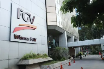  ??  ?? Due to the group’s sizeable operations in Sabah, AmInvestme­nt Bank believed that FGV was more affected than its peers by the lagged impact of the drought and haze, which took place in the third quarter last year.