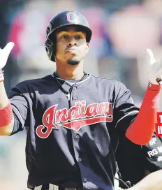  ??  ?? TOLETERO INDIO El boricua Francisco Lindor sacudió el jonrón 26 de la temporada para superar la marca del venezolano Asdrúbal Cabrera establecid­a en el 2011 con los Indios.