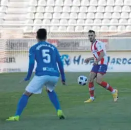  ?? ERASMO FENOY ?? Raúl Hernández, durante el Algeciras-Linares.