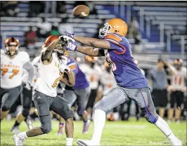  ?? THE PALM BEACH POST ?? Palm Beach Gardens defensive end Jarrett Jackson (right), a senior next season, says he received a scholarshi­p offer from Duke, He also plays tight end.