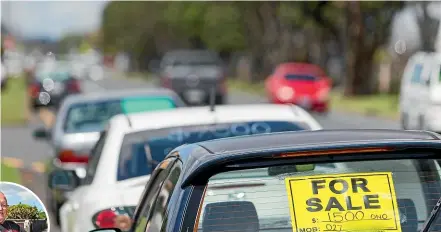  ?? PHOTOS: SIMON O’CONNOR/STUFF ?? Cars for sale are a real issue for residents of Coronation Ave in New Plymouth. Left: Coronation Ave resident Matua Hamilton is fed up nothing has been done in three years.